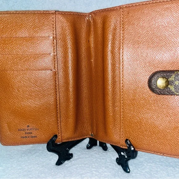 Louis Vuitton Monogram Agenda/ passport Holder - Picture 8 of 11